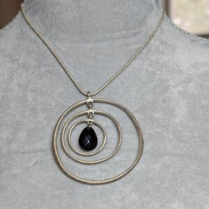 Elegant Black and Silver Tone Pendant Necklace